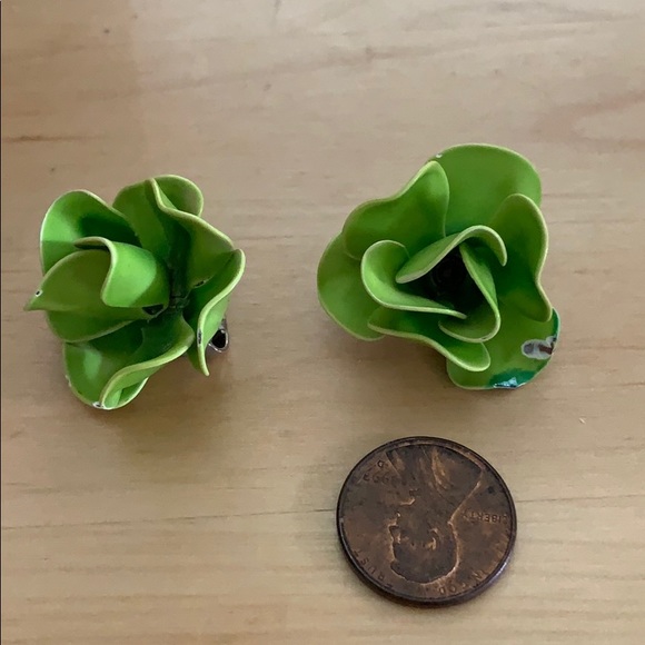 Vintage Flower Clip-On Earrings - Picture 4 of 4